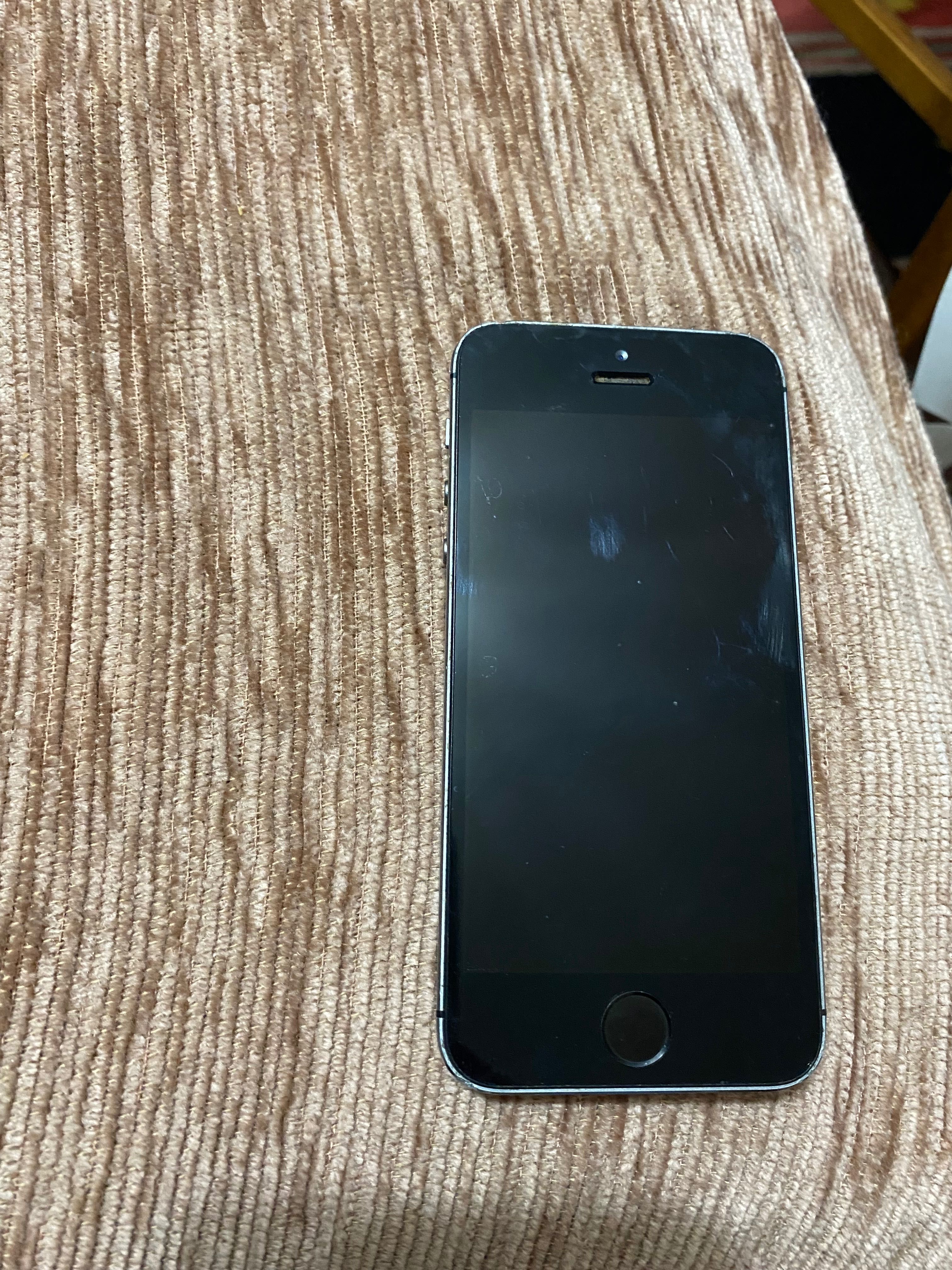 iPhone 5s 16 GB Space gray