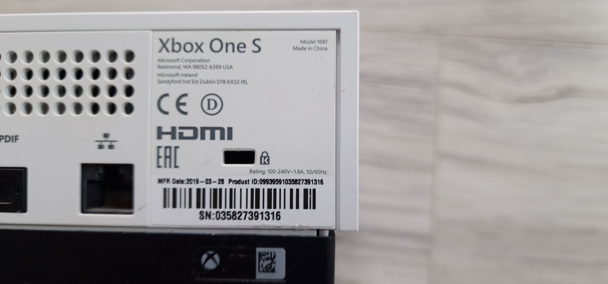 Xbox One S 1 TB (KINECT)