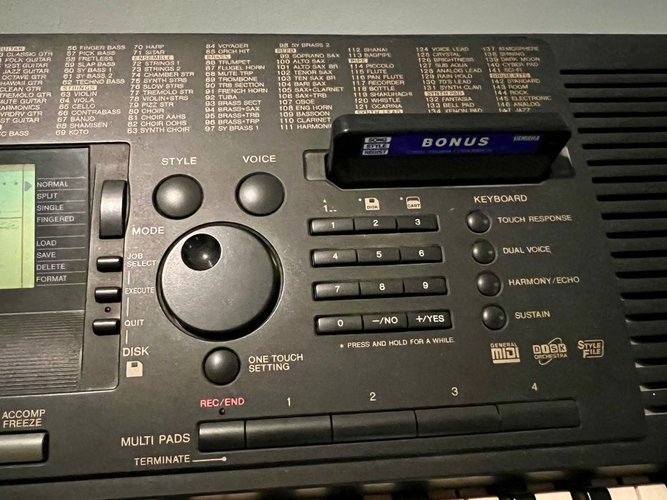 Órgão electrónico Yamaha PSR 620