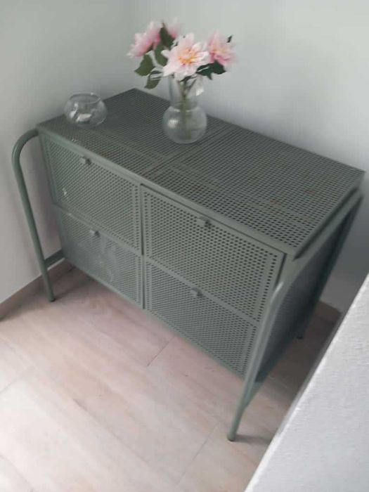 Vendo Cómoda em metal IKEA