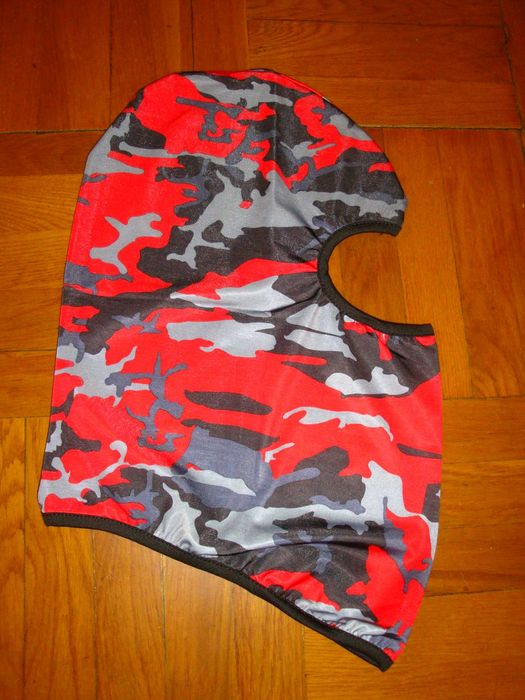 Стильные балаклавы тонкие , не тёплые - синтетика 100% , один размер