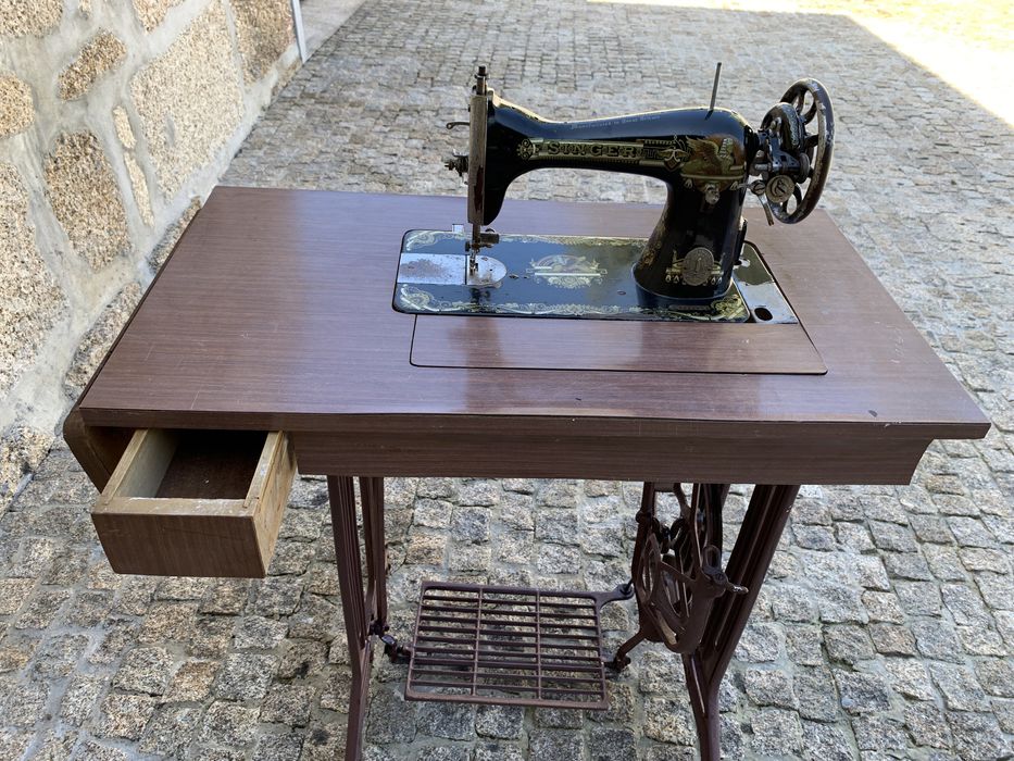 Máquina costura singre antiga