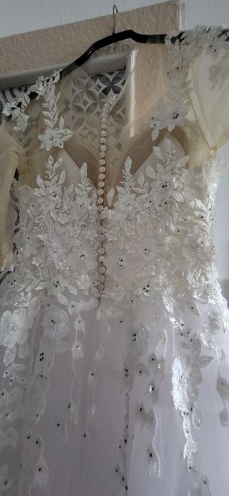 Suknia ślubna biała piękny wzór na szczupłą dziewczynę S/M