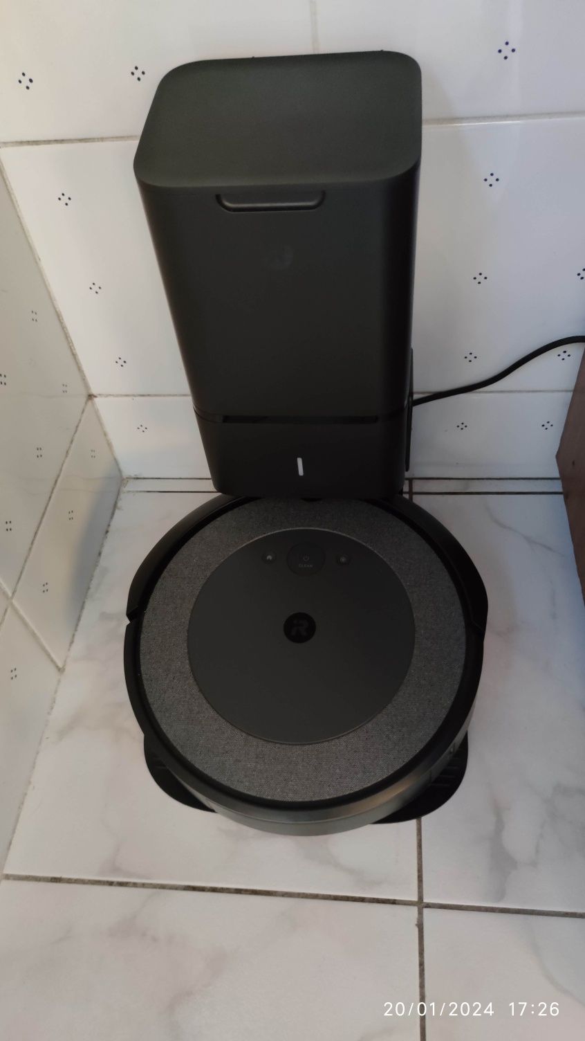 Aspirador Robô IROBOT Roomba I4+
