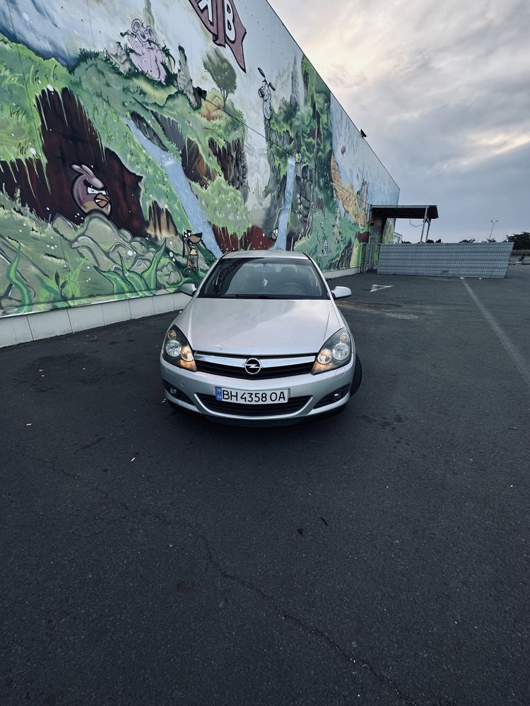 Продам Opel Astra H