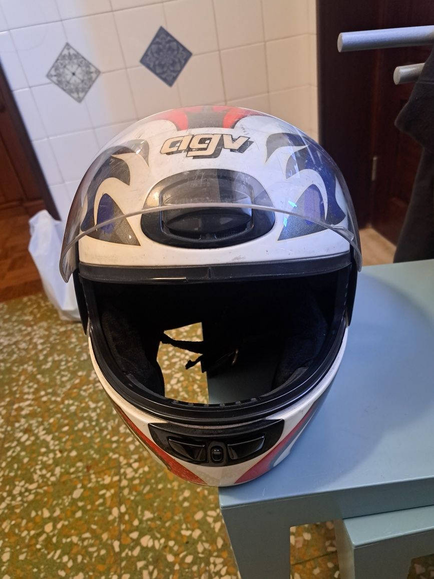 Capacete AGV Usado ,com algumas marcas de uso,mas nada significante