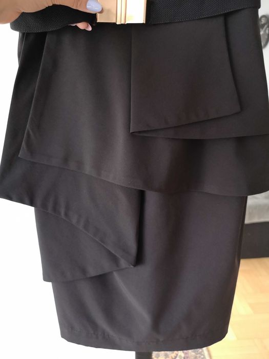 Elegancka czarna sukienka