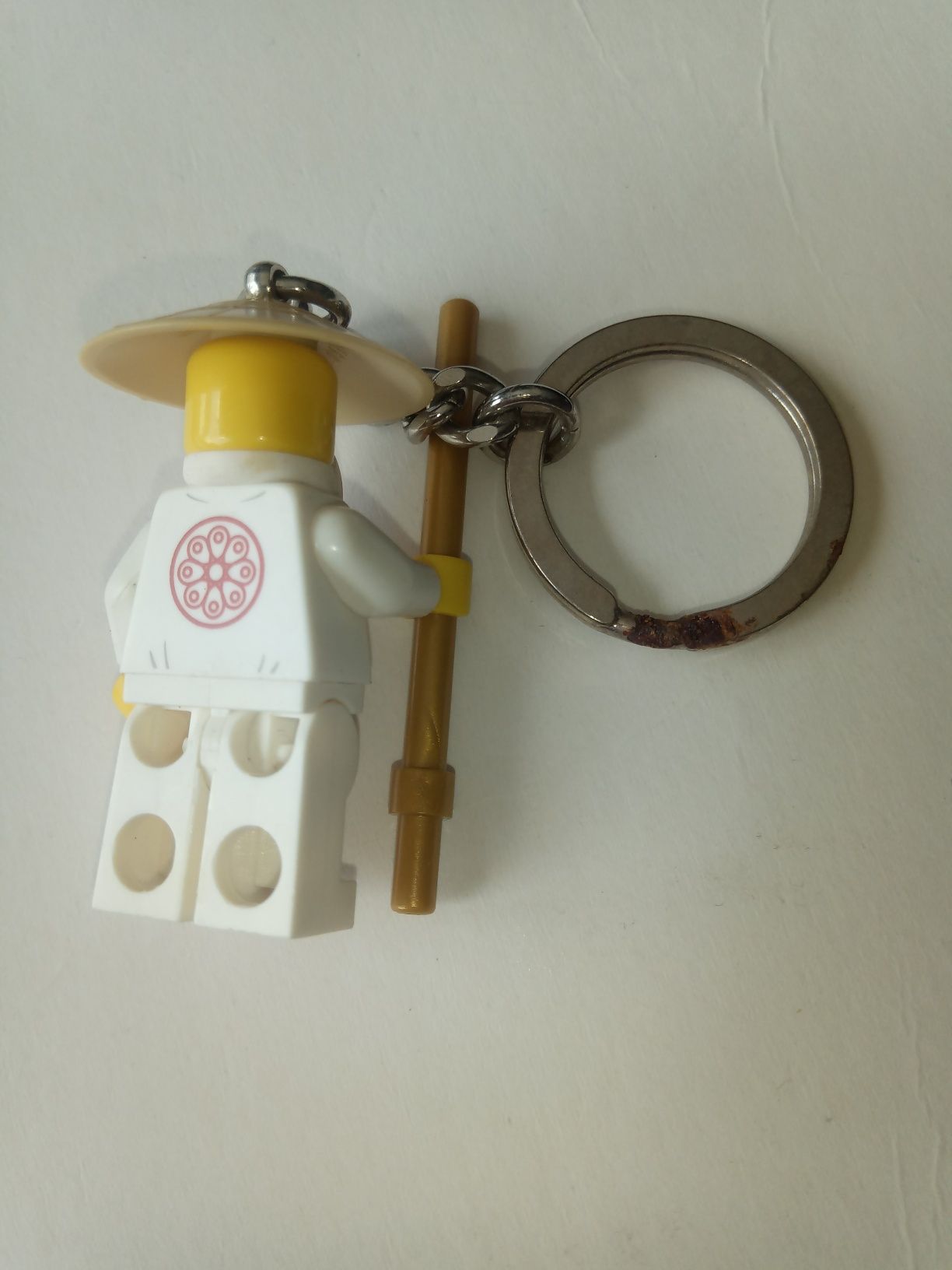 Figurka LEGO Ninjago Keychain  2011 Sensei Wu broń brelok