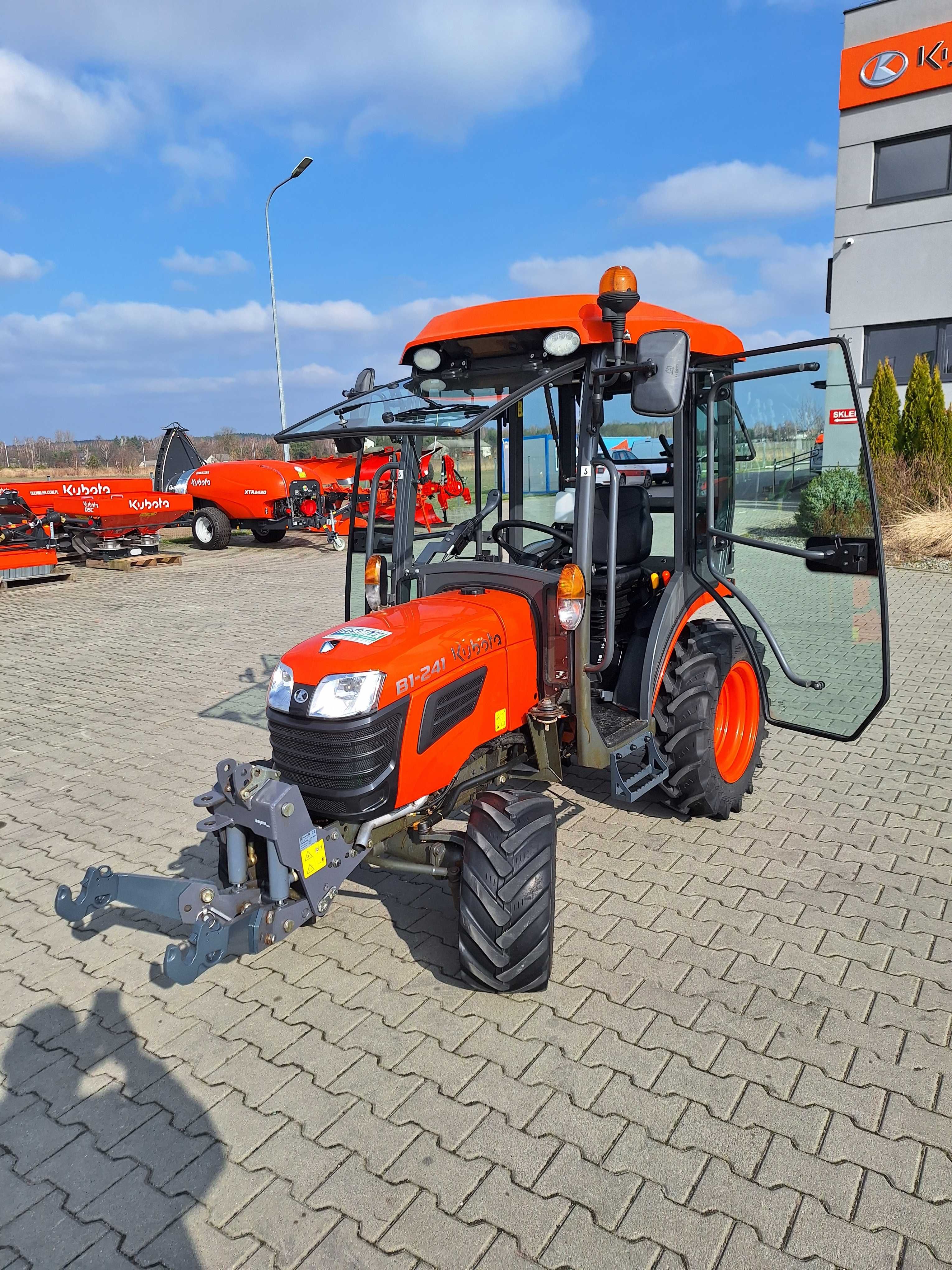 Ciągnik Kubota B1241 z kabiną, przedni TUZ