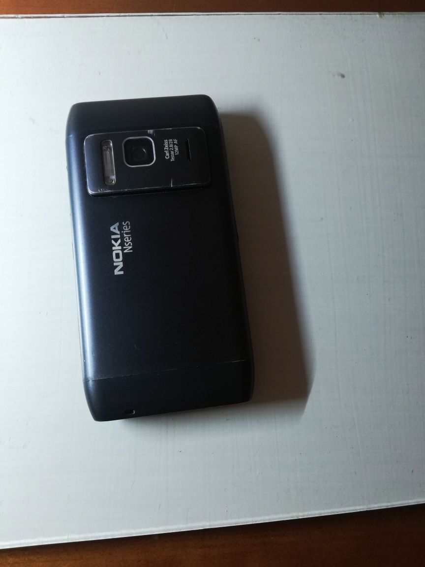 Nokia N8