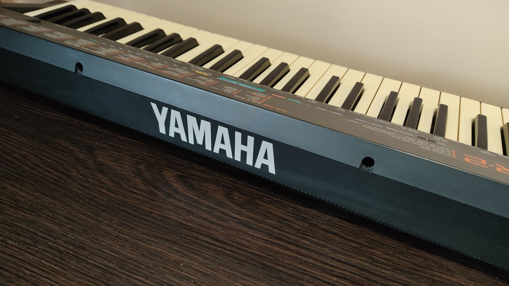 Синтезатор піаніно Yamaha PSR - 2