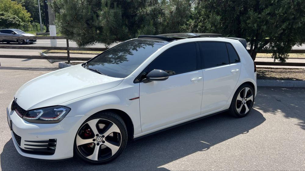 Продам Volkswagen Golf 7 GTI 2015 рік