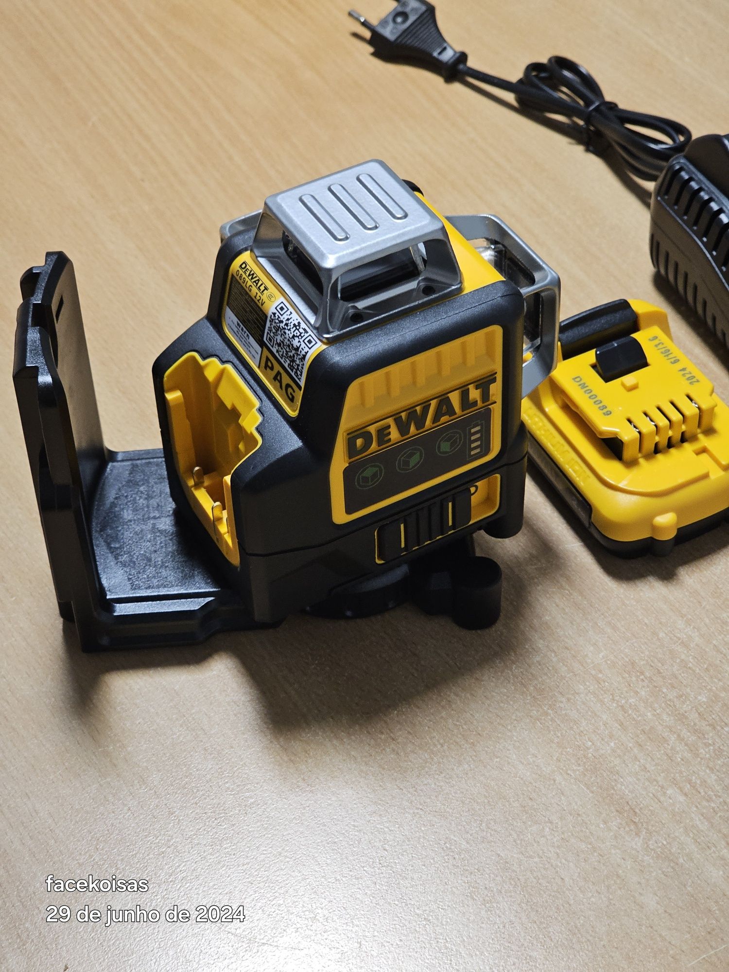 Nivel laser Dewalt 12 linhas