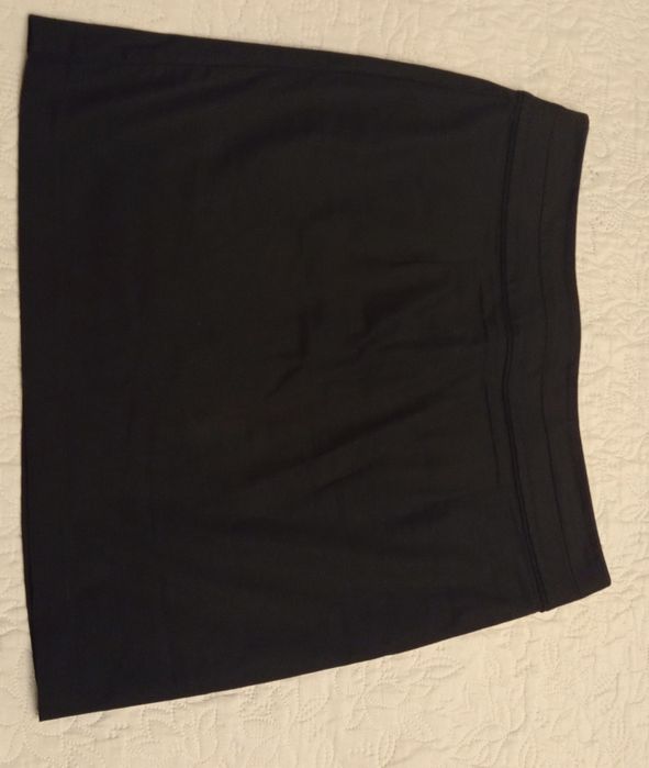 Czarna krotka spodnica H&M, rozmiar 42