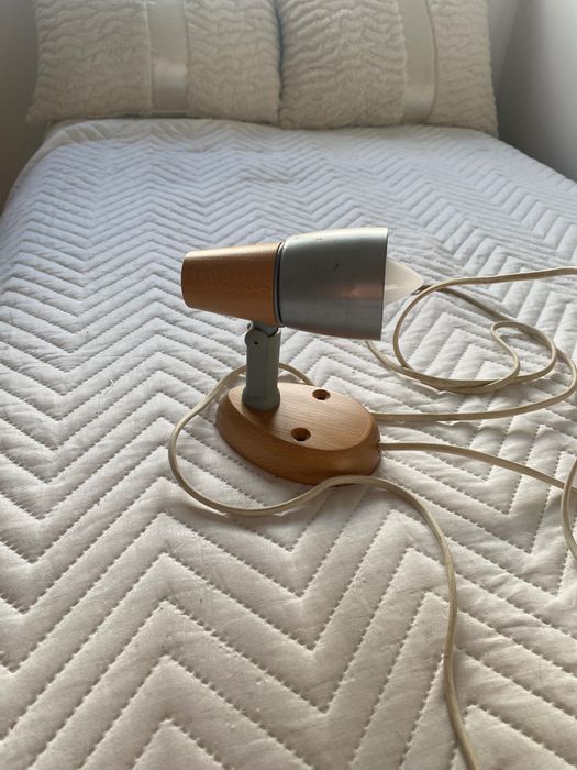 Foco luminoso para ligar a tomada