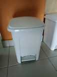 Baldes do lixo pequenos