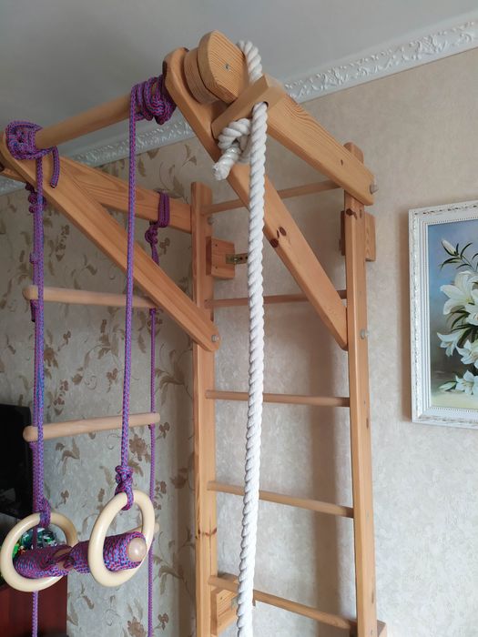 Шведская стенка с турником