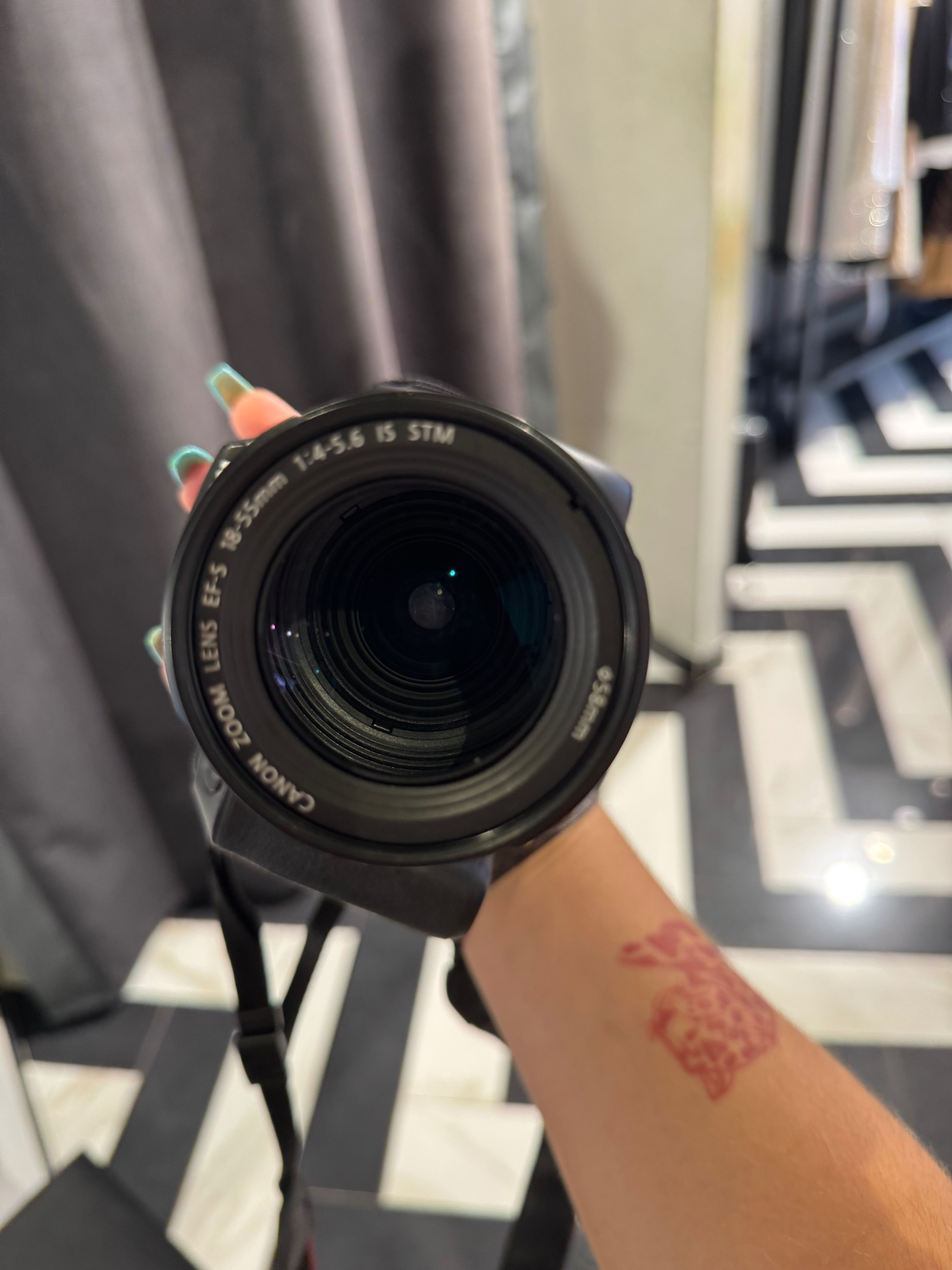 Vendo Canon EOS250D