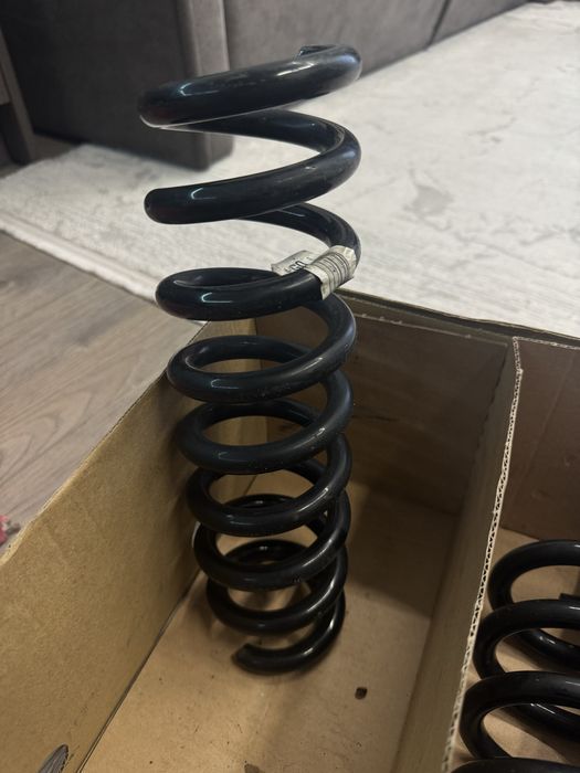 Пружини BMW F30/32/33/36 OEM (EDC)