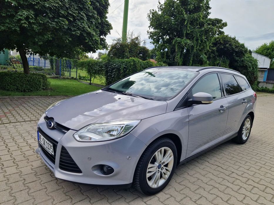 Ford Focus 1.6i 105KM~zadbany~bezwypadkowy~bogate wyposażenie~polecam.