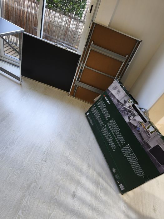 Mesa dobrável para trabalhos refeições etc nova 100x60cm