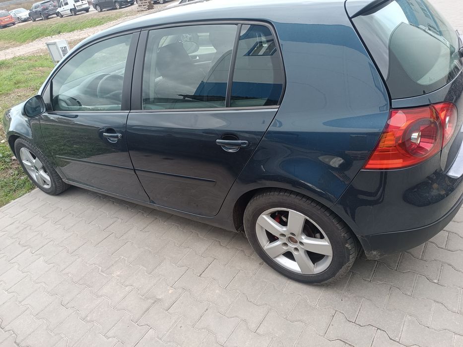 Продам гольф 5 
Гольф 5
2006 рік 
Дізель 2.0
Механіка 6 ступка 
Тимчас