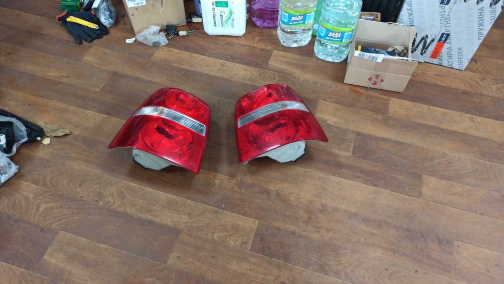 Стопи тоуран 2004-2007р.тоуран задние стопы б у оригинал Фонарь тоуран