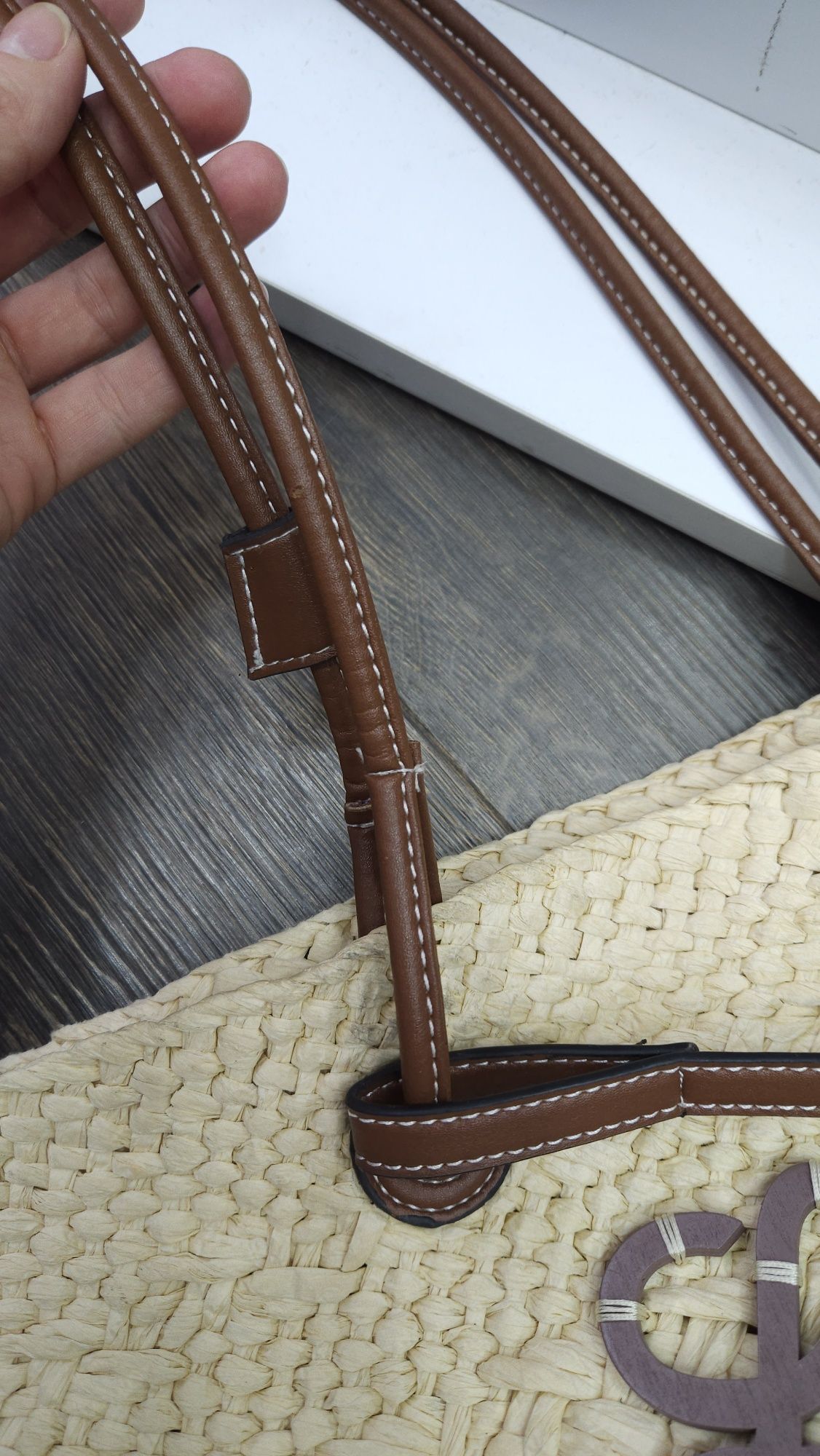 Літня плетена сумка у стилі loewe