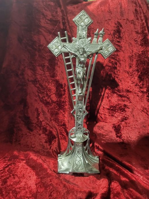 Krzyż symbole Męki pasyjka