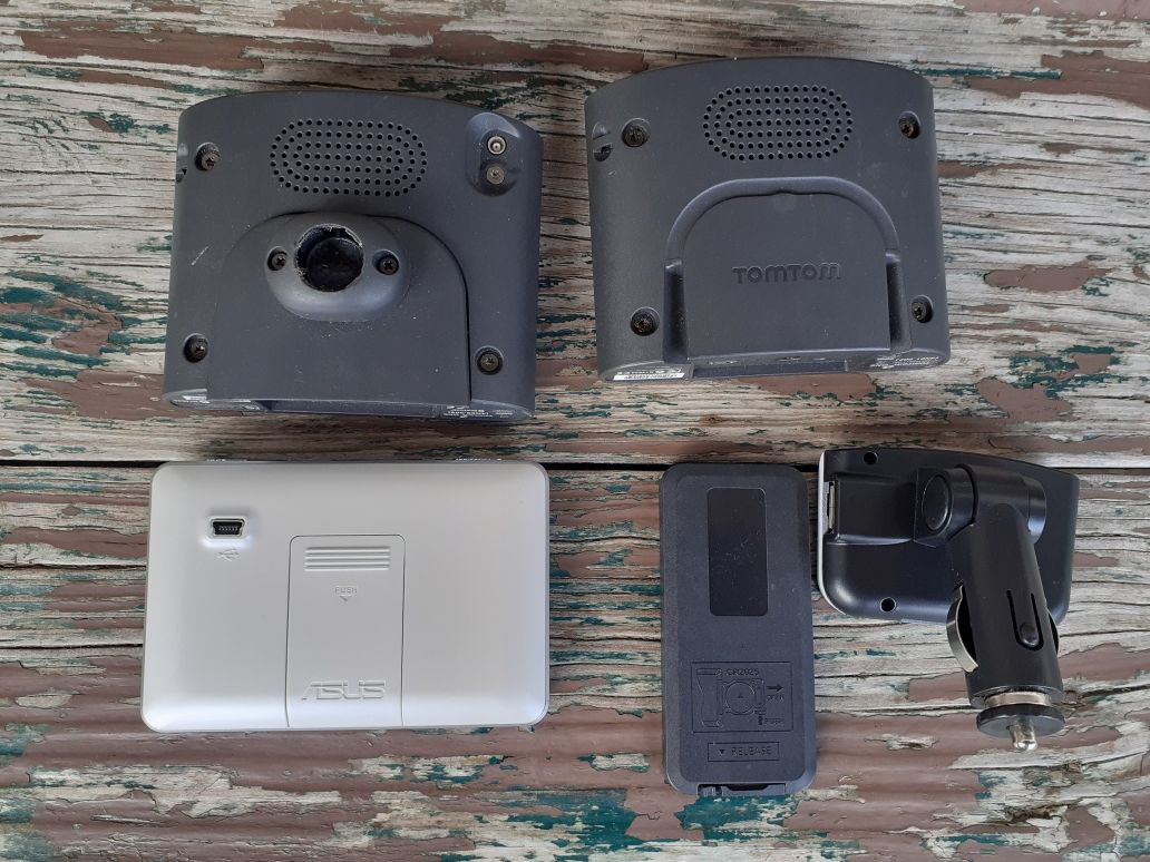 Tomtom, monitor Asus, mp3 player