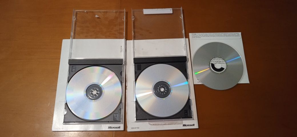 Kolekcjonerski zestaw 2x Windows 95 z PRL, certyfikaty, nośniki