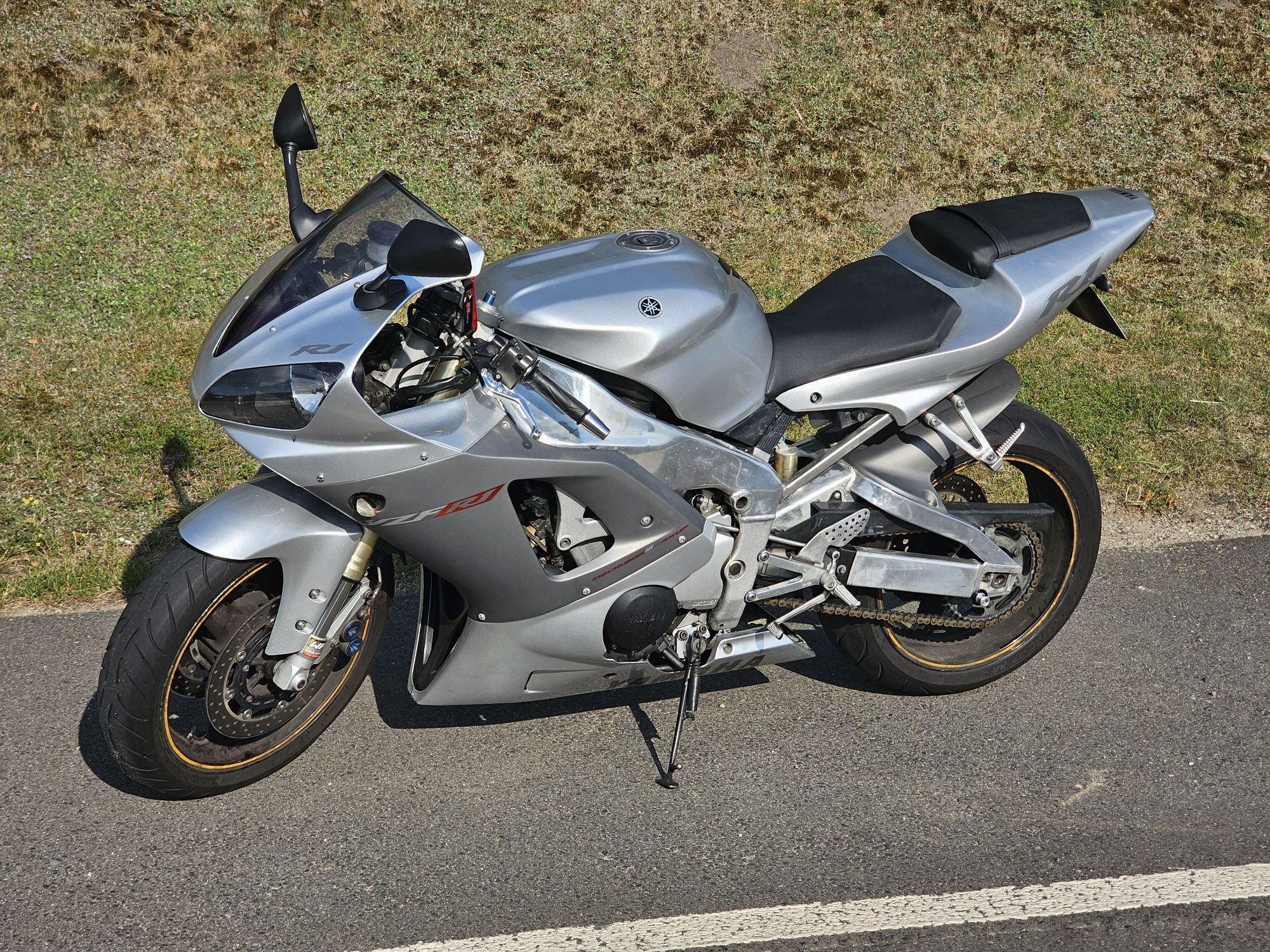 Yamaha yzf 1000 r1 rn01/rn04