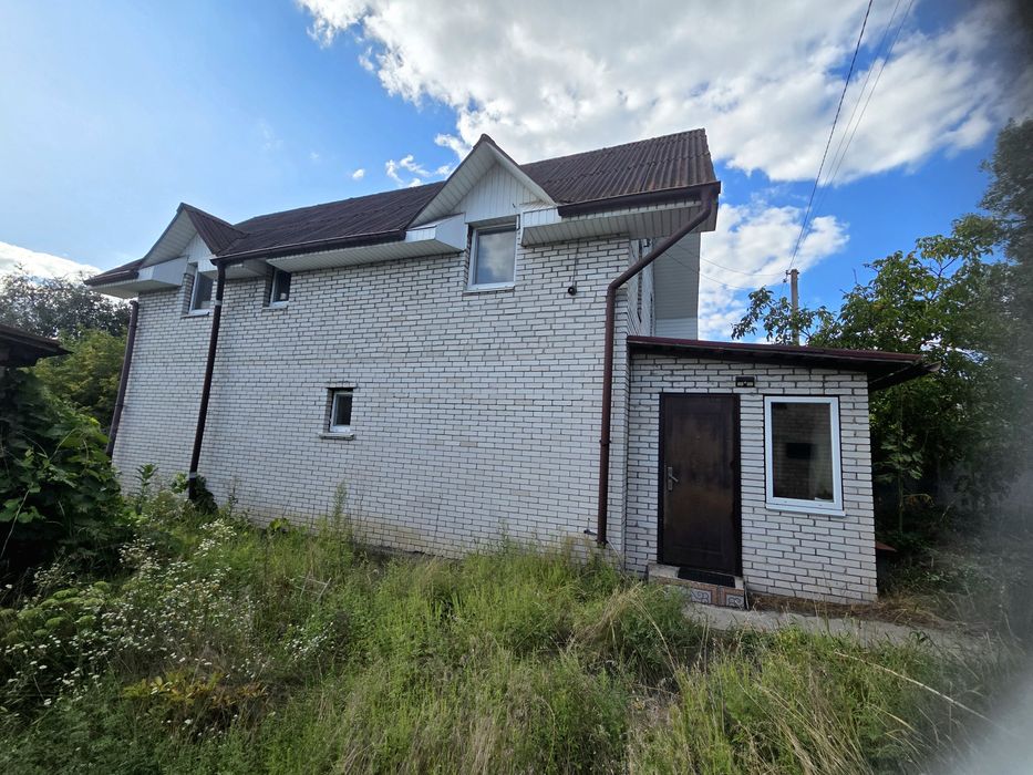 Продаж 2-поверхового цегляного будиноку м. Українка, вул. Приозерна
