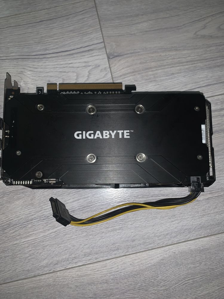 Продам Відеокарту GIGABAYTE Rx570