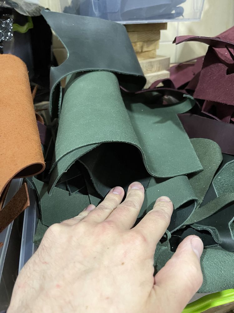 Продам великі шматки шкіри. Наявність уточнюйте (190грн/1кг)