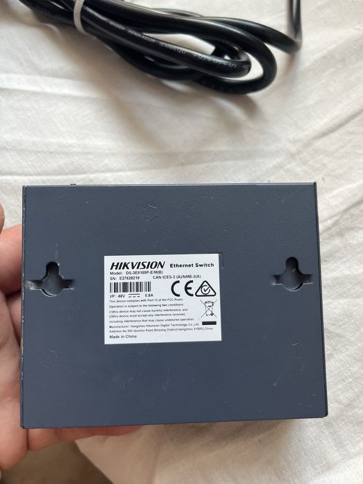 Комутатор Hikvision