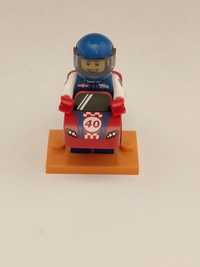 Minifigurka LEGO CMF 18 Chłopiec samochód
