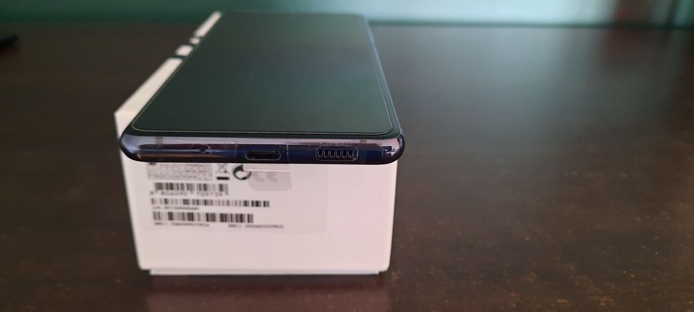 Samsung Galaxy S 20FE 5G.  Ładny stan. Komplet.