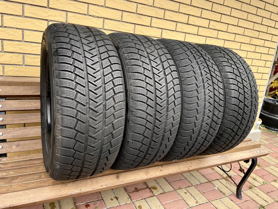 Шини Резина 255.55 R18 Michelin Зима