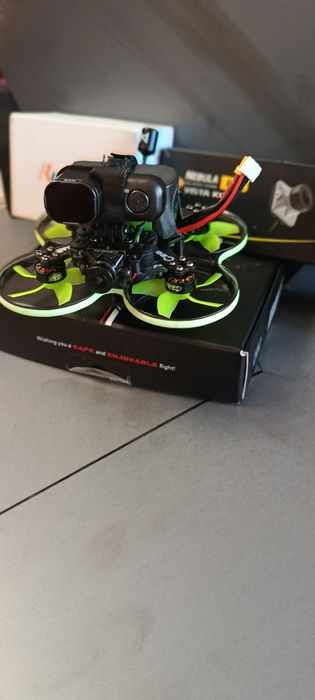 Dron FPV  AXISFLYING C20 speedybee F405AIO  VISTA Kit Runcam Thumb Pro