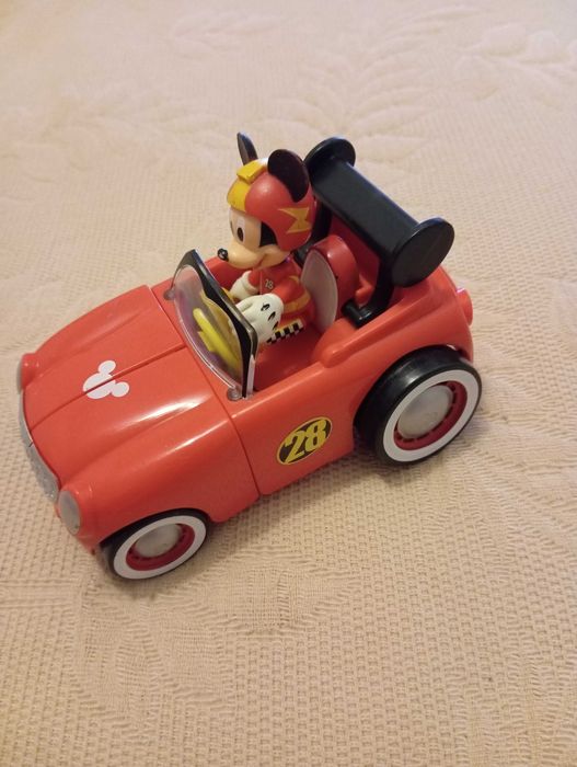 Carro do Mickey transformável
