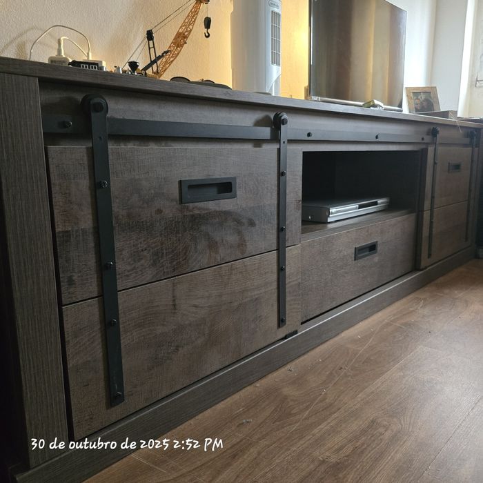 Rack de tv com porta objetos