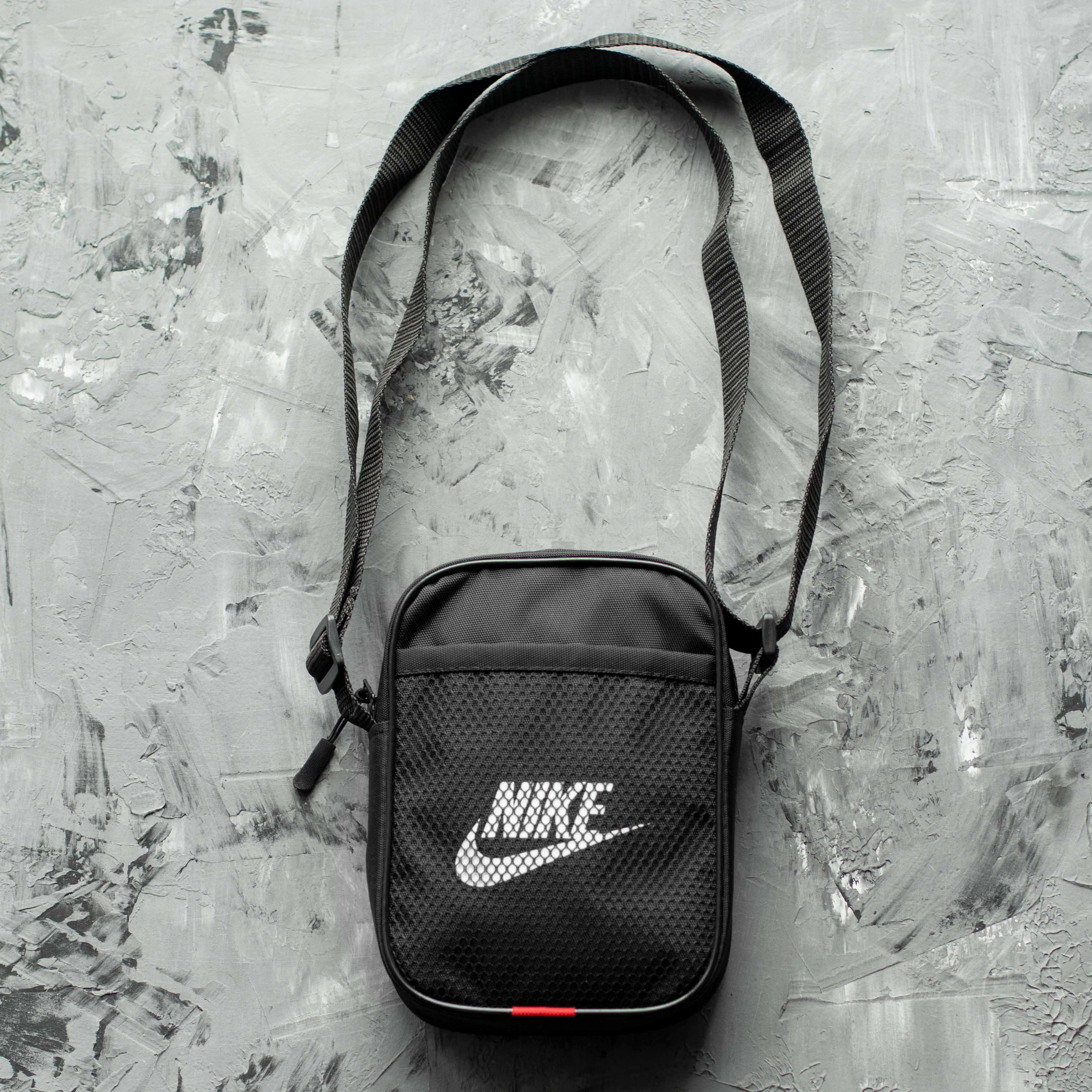 Барсетка Nike черная Сумка через плечо Найк тканевая мессенджер