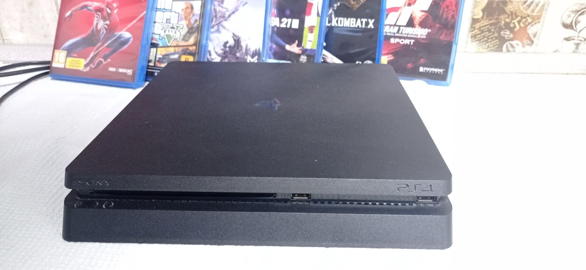 Продам Sony PlayStation 4  1tb