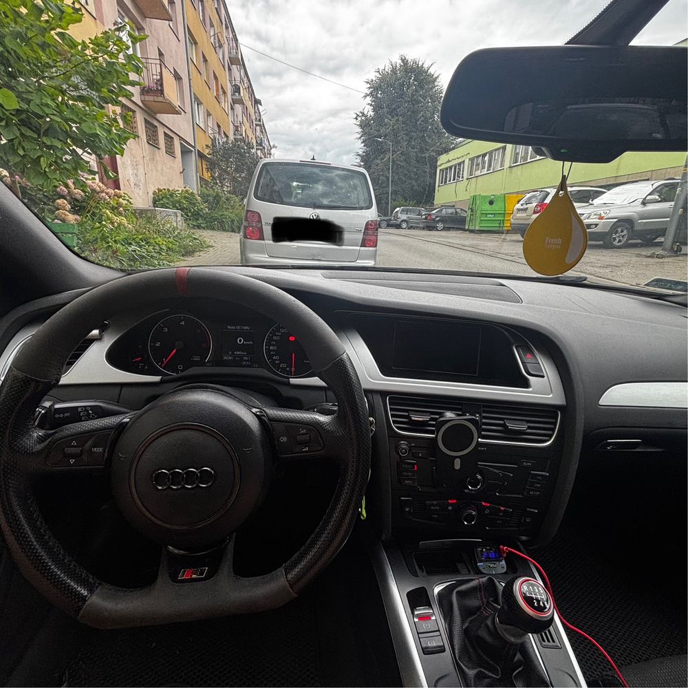 Audi A4 B8 2.0 TDI S-Line