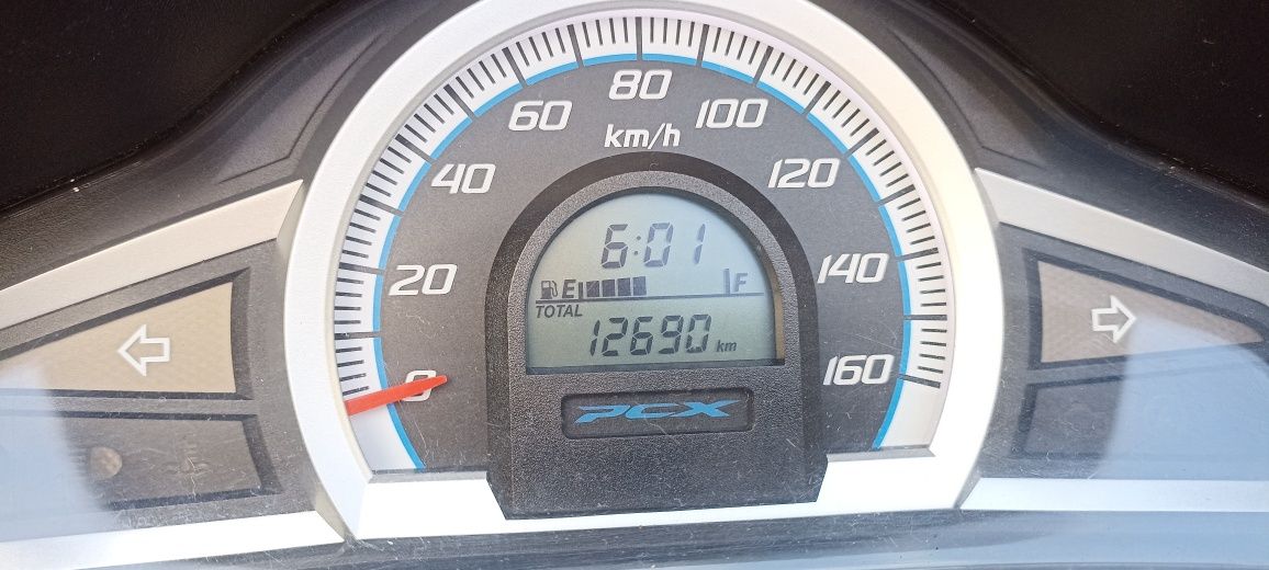 Honda PCX 150 bem estimada de garagem