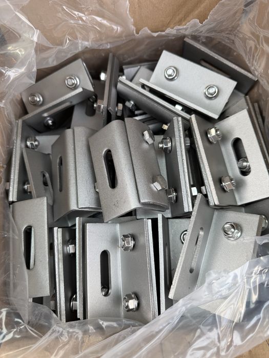 Кріплення для сонячних панелей.