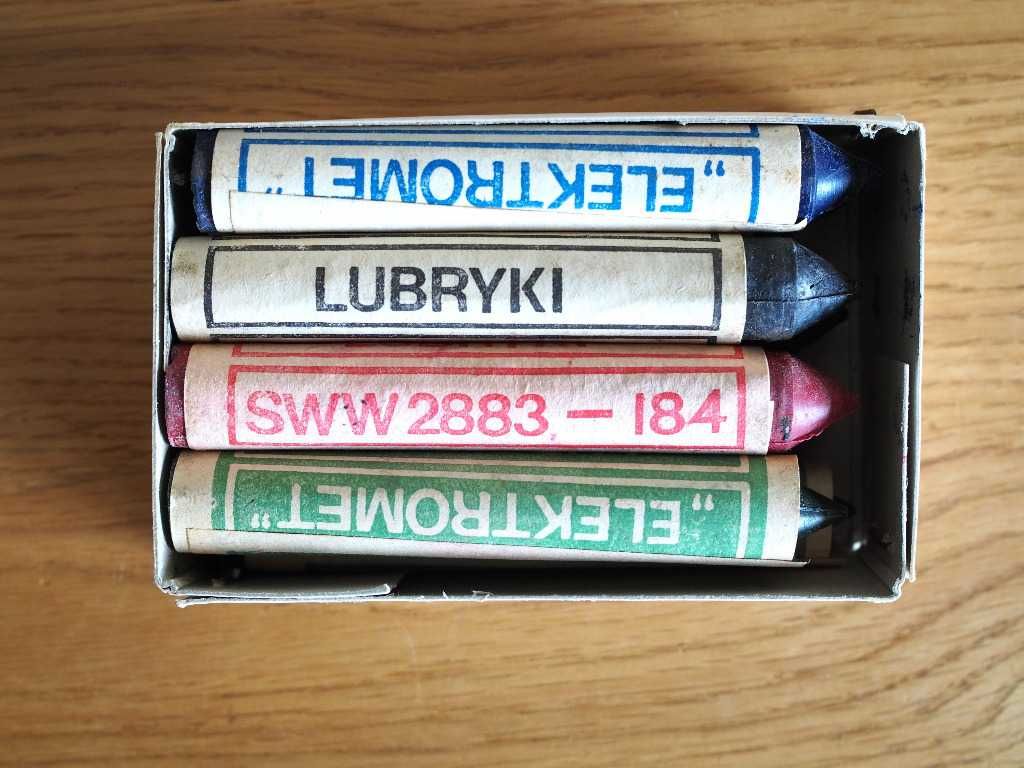 Lubryki kredki PRL
