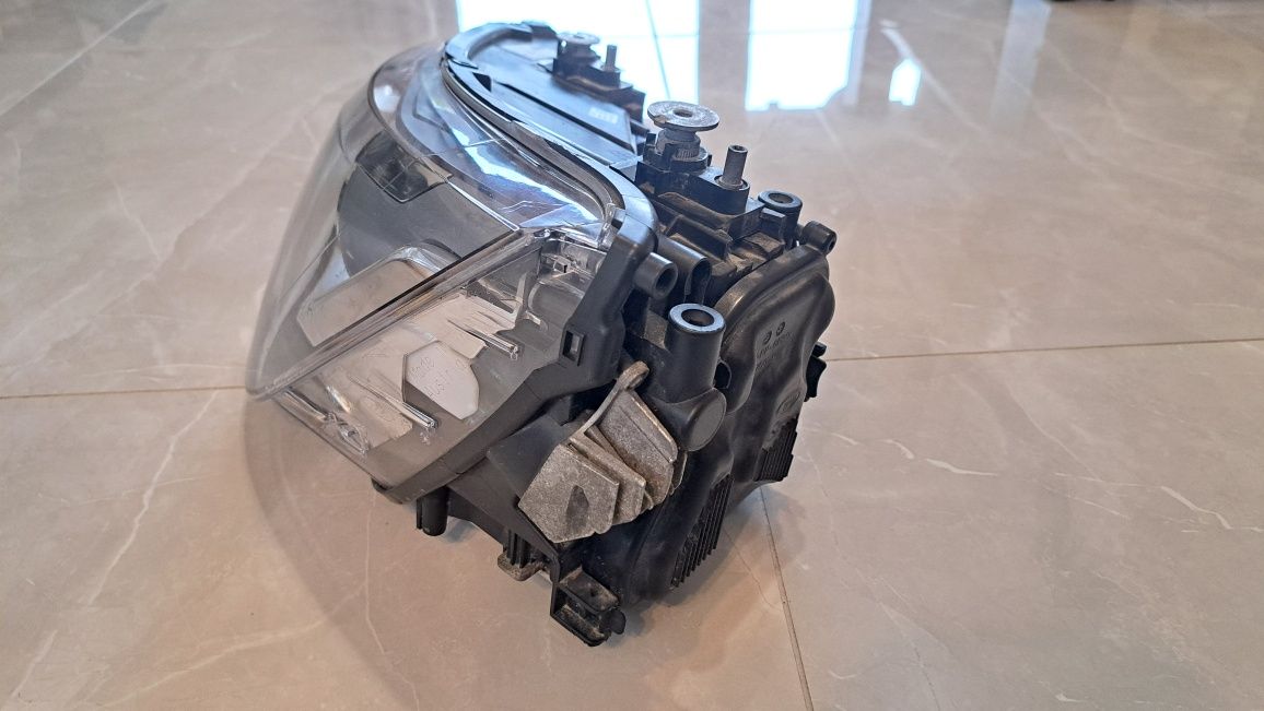 Audi A1 8X Xenon lampa lewa przednia przód EU kompletna