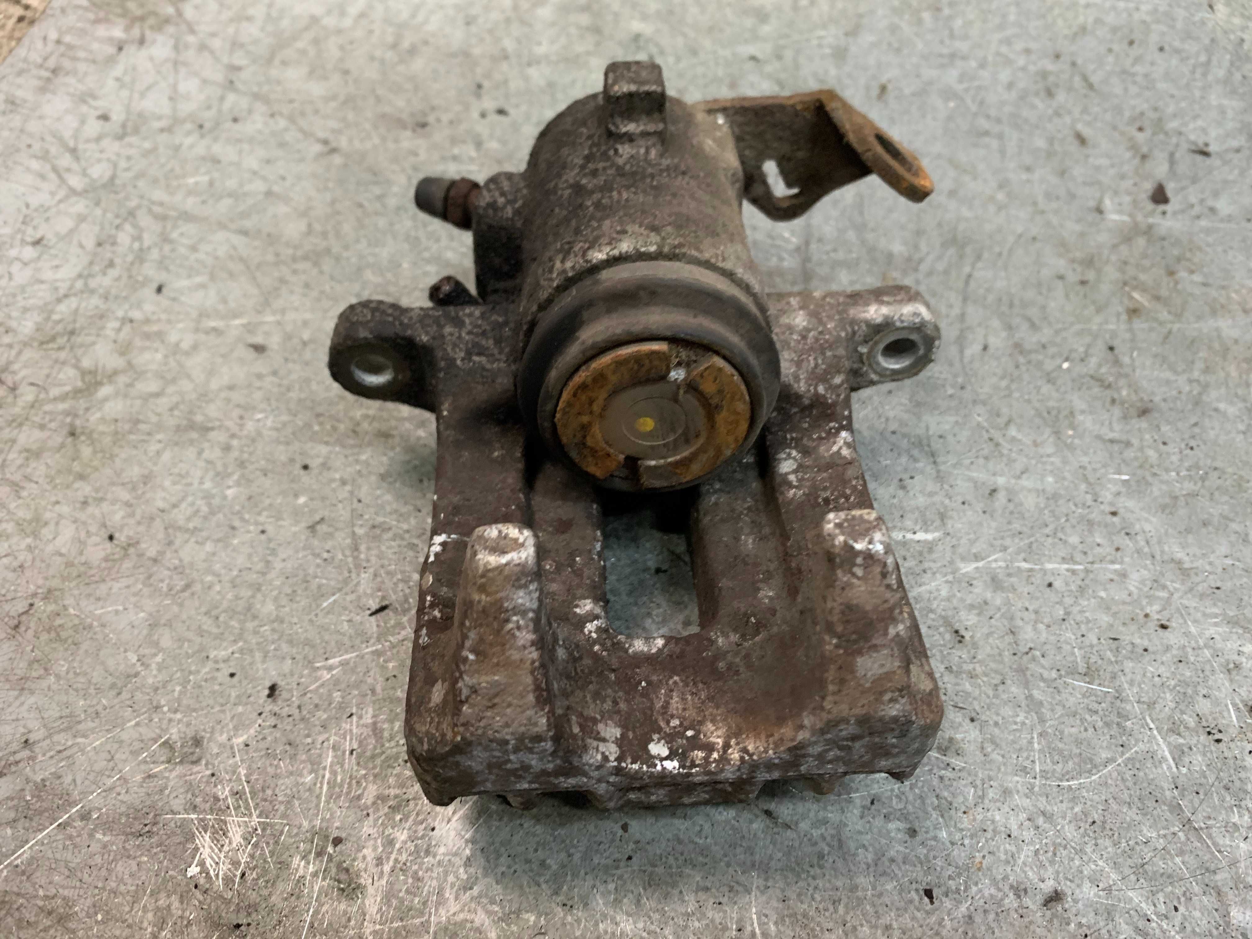 VW Golf IV Seat Toledo II LeonI Zacisk Hamulcowy Prawy Tylny Prawy Tył